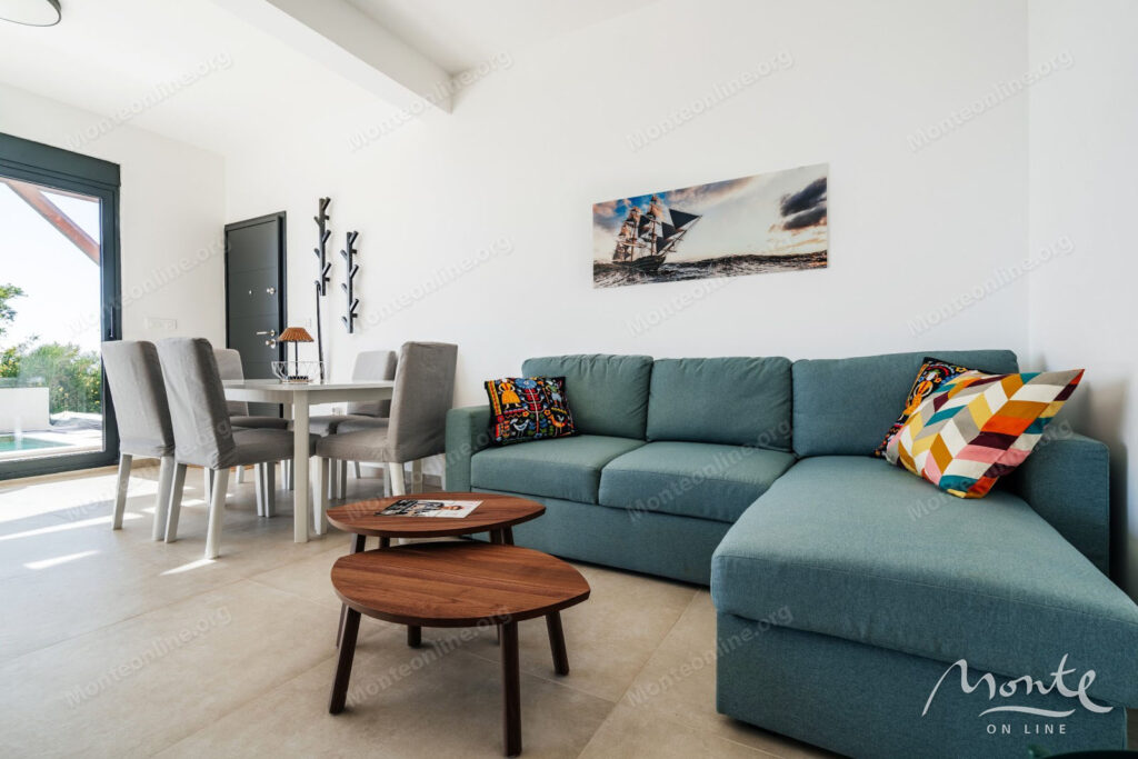 elegantnaya villa s bassejnom i panoramnym vidom na more v blizikuche budva 02