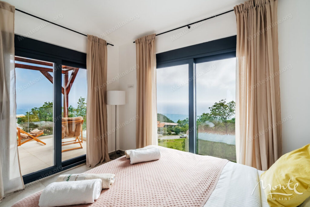 elegantnaya villa s bassejnom i panoramnym vidom na more v blizikuche budva 20