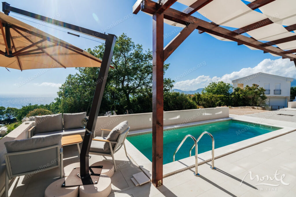 elegantnaya villa s bassejnom i panoramnym vidom na more v blizikuche budva 28