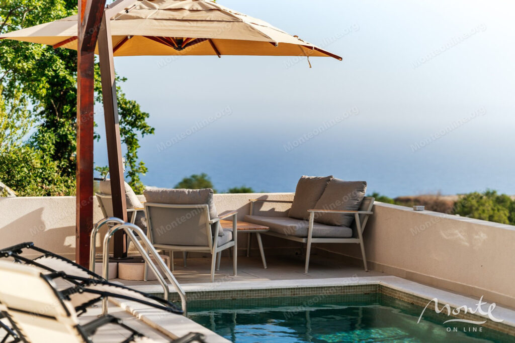elegantnaya villa s bassejnom i panoramnym vidom na more v blizikuche budva 32