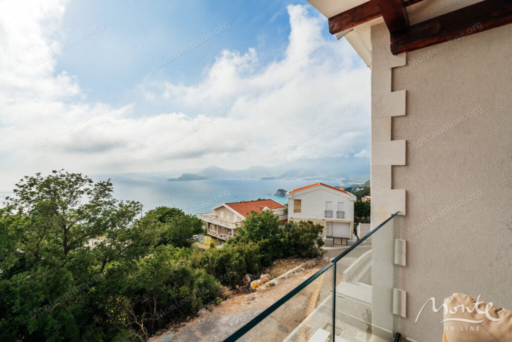 elegantnaya villa s bassejnom i panoramnym vidom na more v blizikuche budva 36