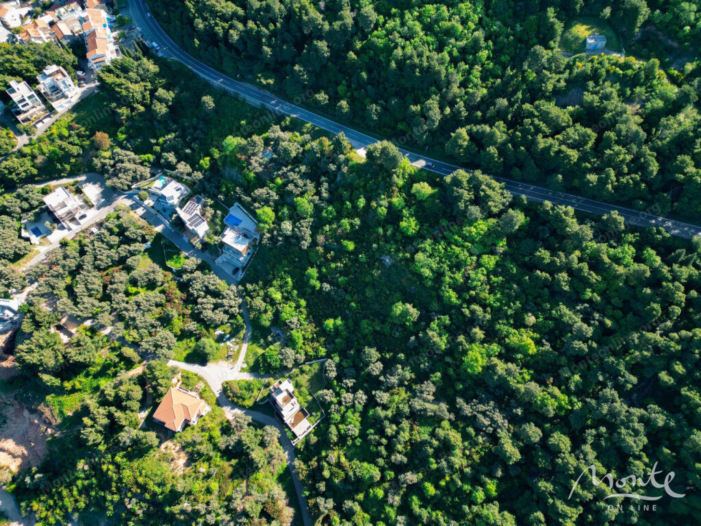 Investment plot for the construction of three villas near St. Stefan 03