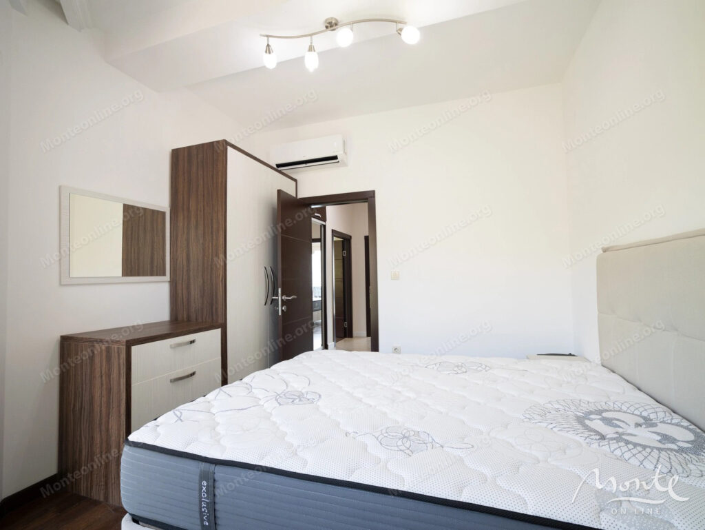 prostornaya kvartira s 2 spalnyami na pervoj linii v bechichi s panoramnym vidom 16