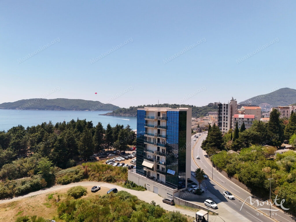 prostornaya kvartira s 2 spalnyami na pervoj linii v bechichi s panoramnym vidom 32