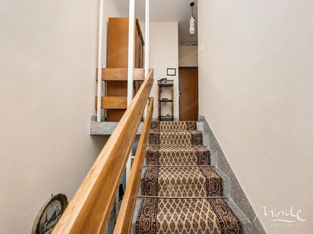 Spacious house with two separate living areas in Podgorica 15