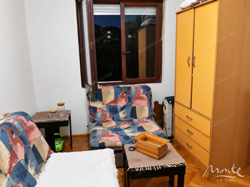 Prostrana kuća u mirnom dijelu Zagoriča, Podgorica 15