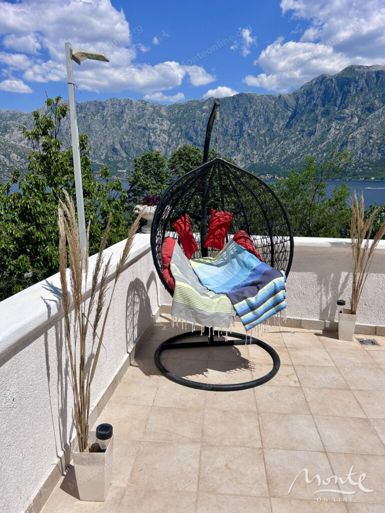 prostornyj meblirovannyj dom s vidom na more v prchani kotor 34