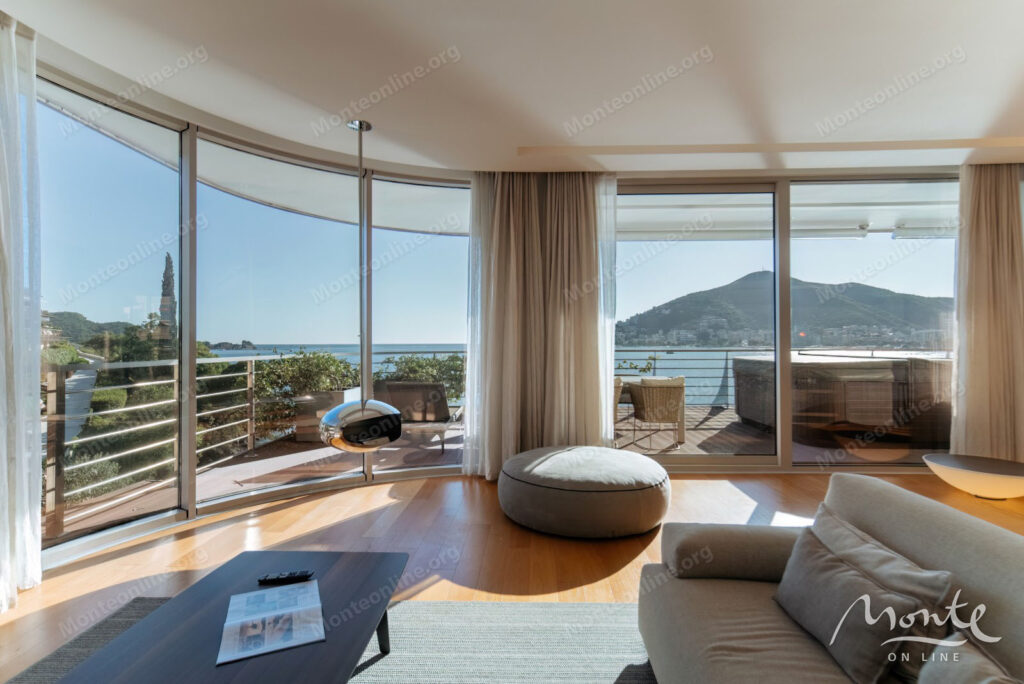 roskoshnyj dvuhurovnevyj penthaus s panoramnym vidom na more v dukley gardens budva 02