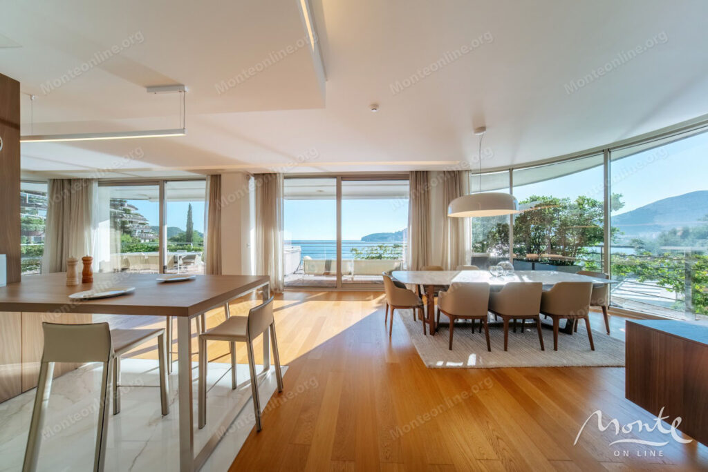 roskoshnyj dvuhurovnevyj penthaus s panoramnym vidom na more v dukley gardens budva 08