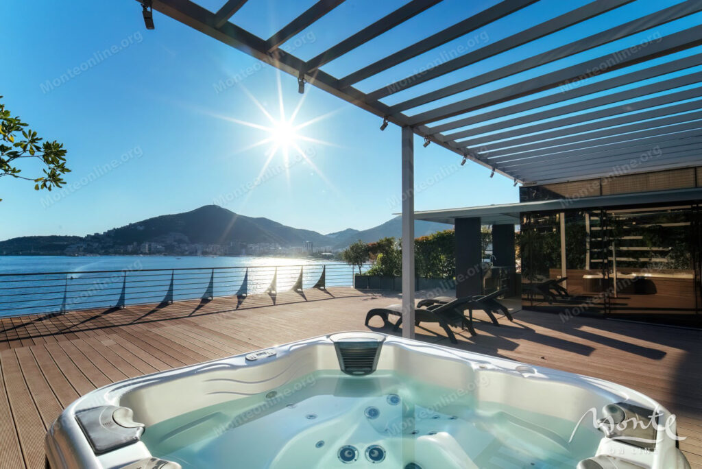 roskoshnyj dvuhurovnevyj penthaus s panoramnym vidom na more v dukley gardens budva 35