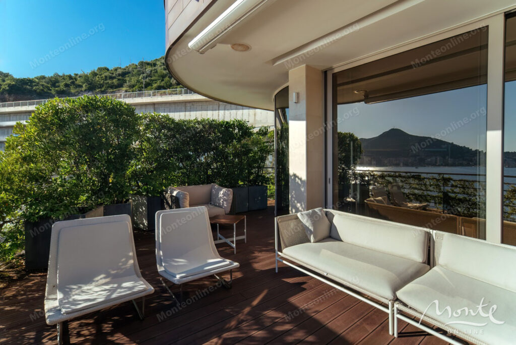 roskoshnyj dvuhurovnevyj penthaus s panoramnym vidom na more v dukley gardens budva 39