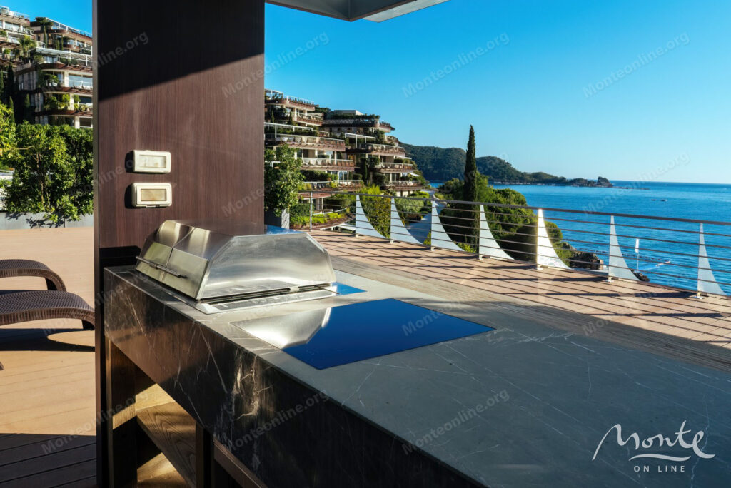 roskoshnyj dvuhurovnevyj penthaus s panoramnym vidom na more v dukley gardens budva 43