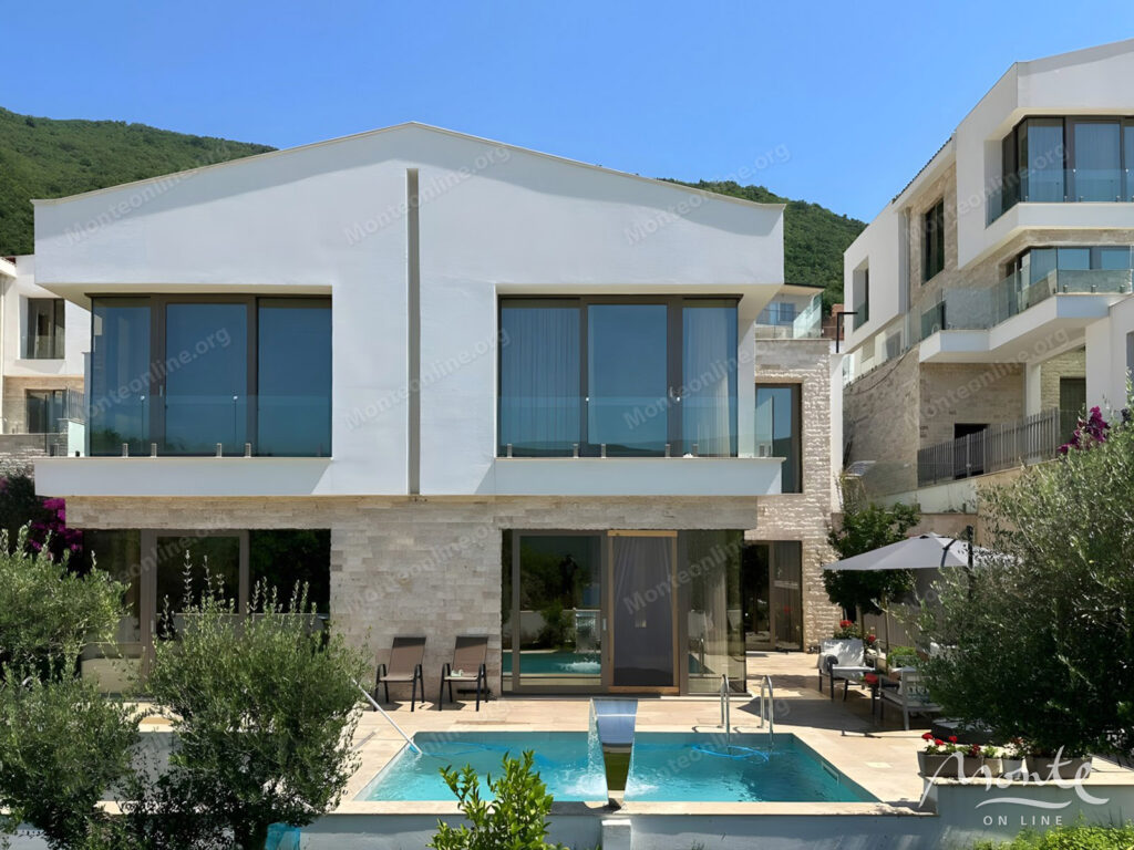 sovremennaya villa s bassejnom i panoramnym vidom na more v kumbore herczeg novi 20