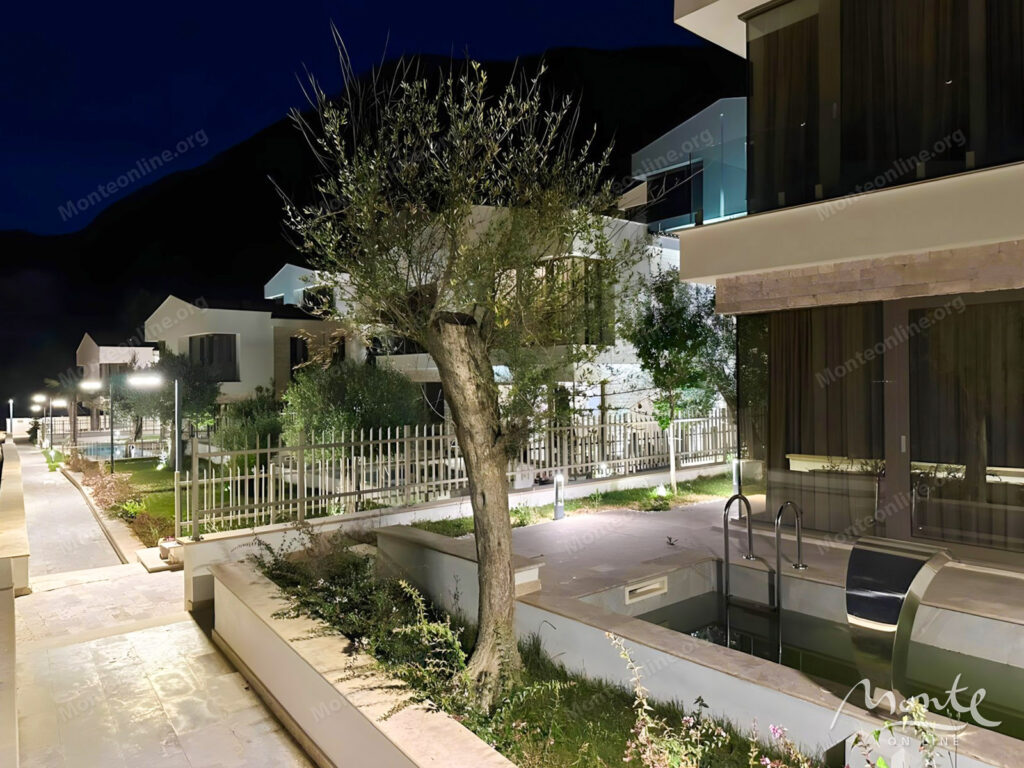 sovremennaya villa s bassejnom i panoramnym vidom na more v kumbore herczeg novi 24