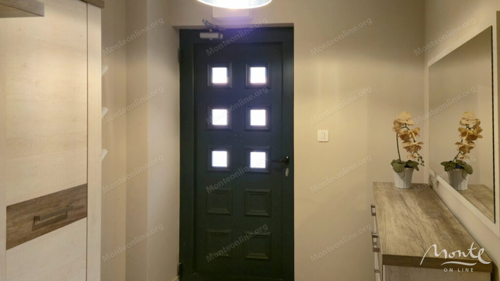 stilnyj taunhaus s bassejnom i vinogradnikom v lastve grbalskoj 18