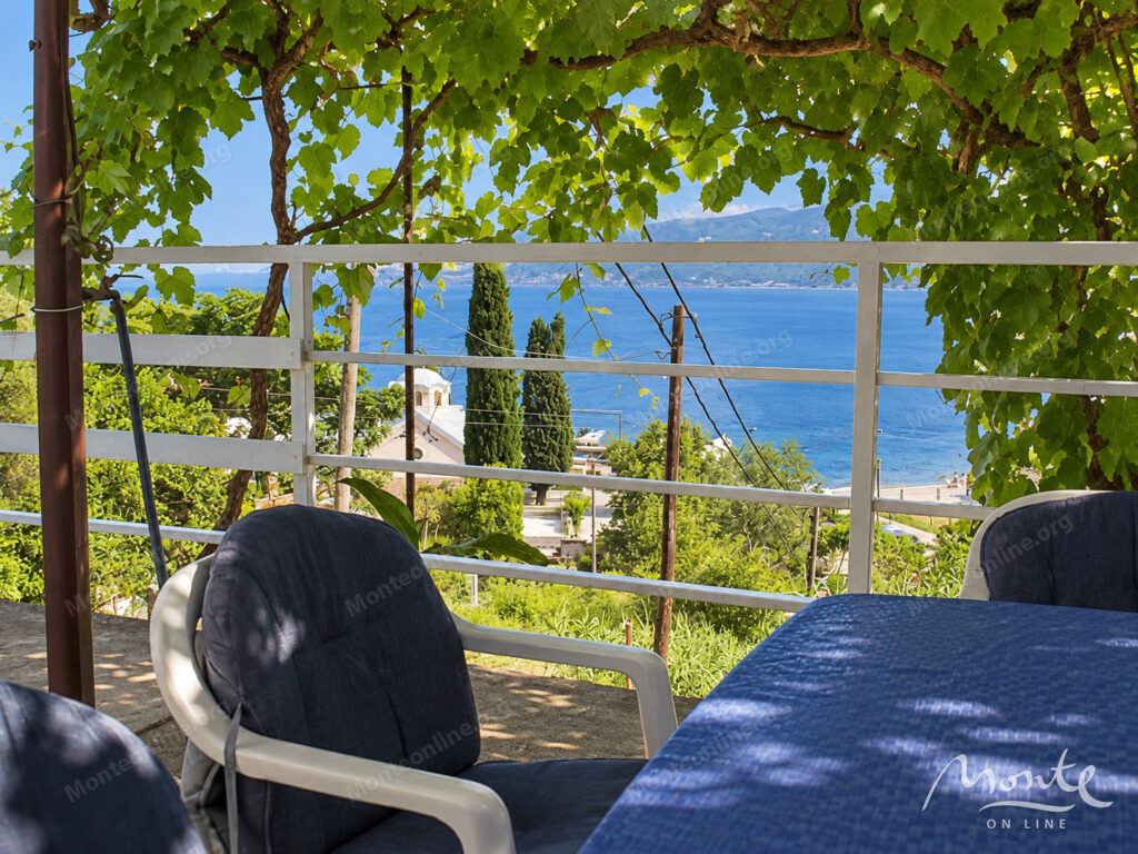 Urbanizovana parcela sa panoramskim pogledom na more u Dženovičahu, Herceg Novi 01