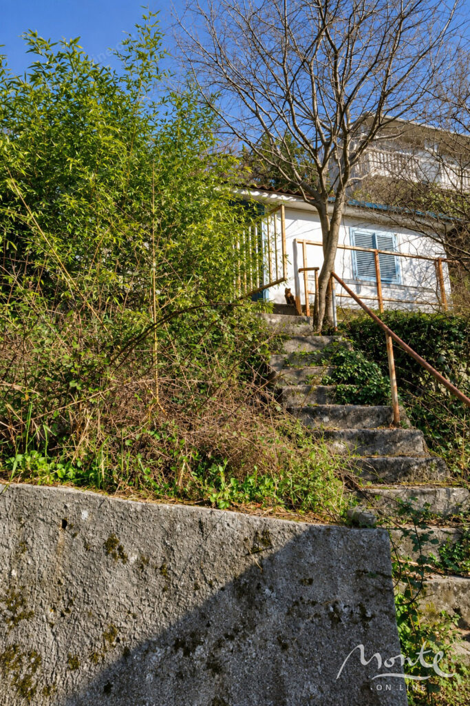 urbanizirovannyj učastok s panoramnym vidom na more v dženovičah herczeg novi 03