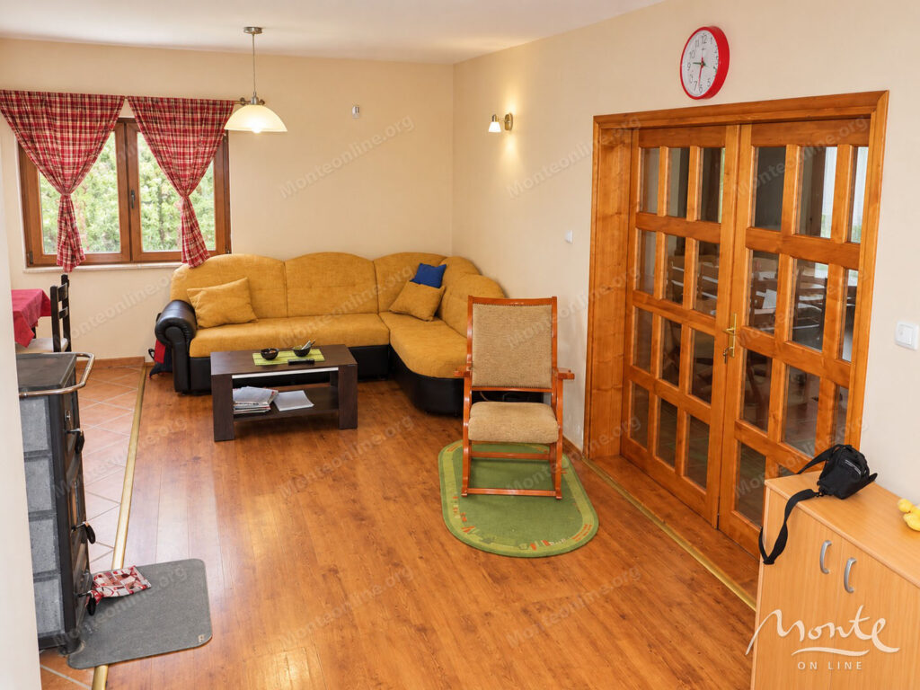 A cozy country house surrounded by pine forest in Zhablyak 03