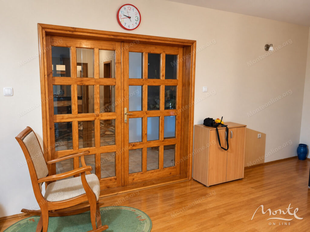 A cozy country house surrounded by pine forest in Zhablyak 04
