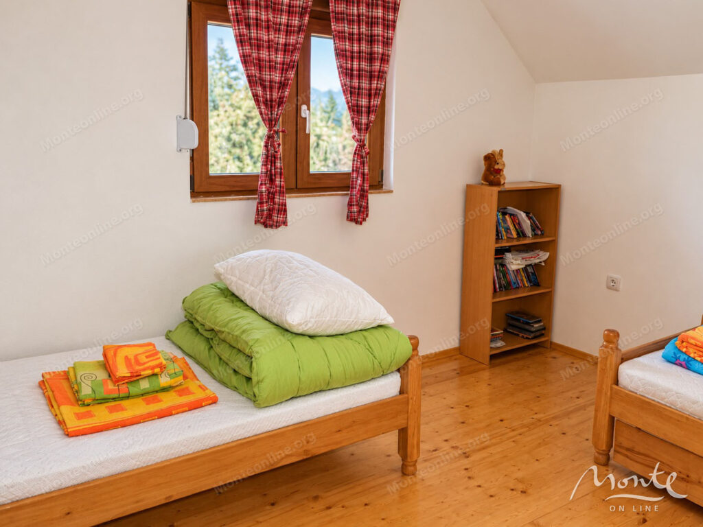 A cozy country house surrounded by pine forest in Zhablyak 09