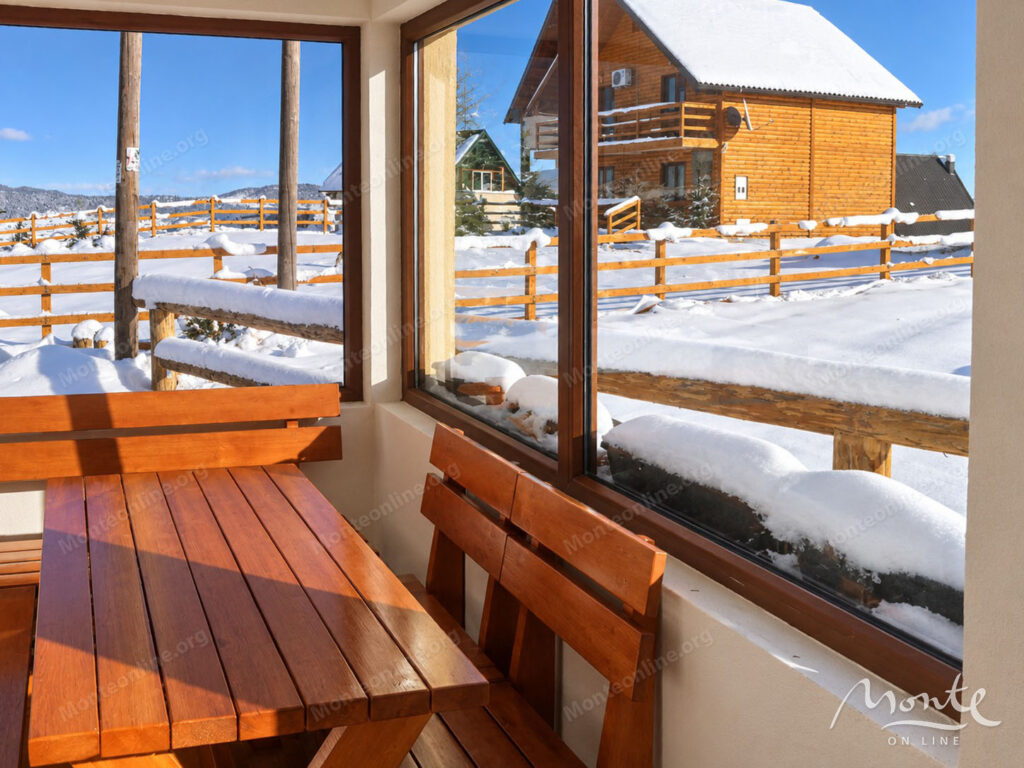 A cozy country house surrounded by pine forest in Zhablyak 23