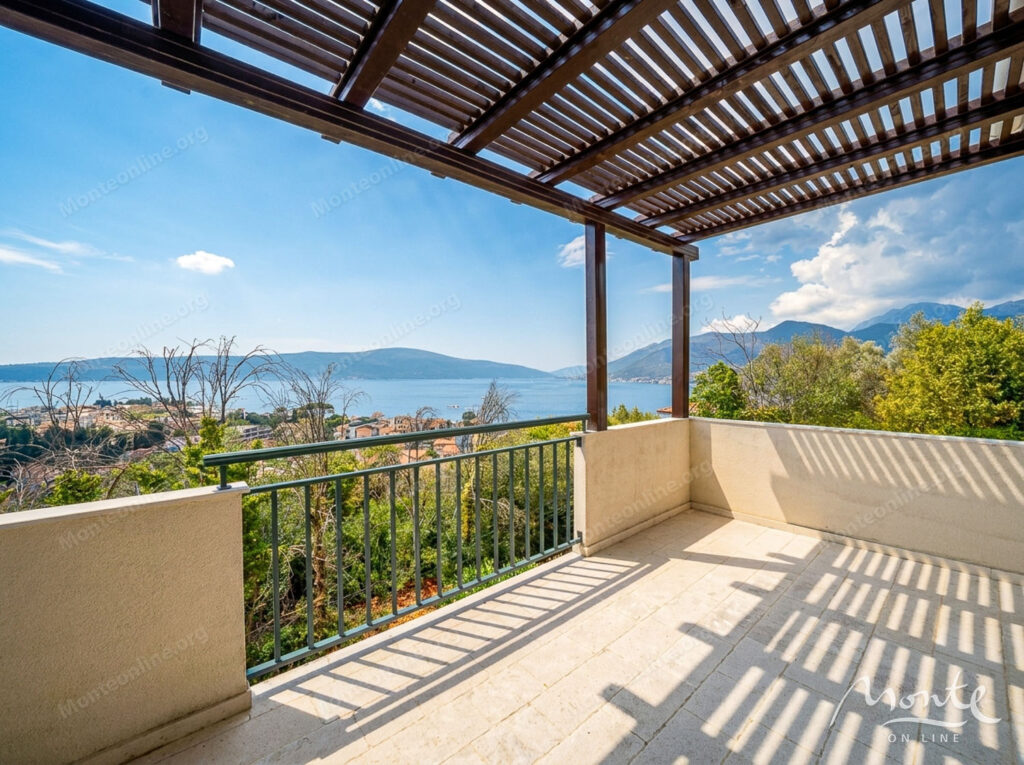 villa s vidom na more v peshej dostupnosti do czentra tivata 01