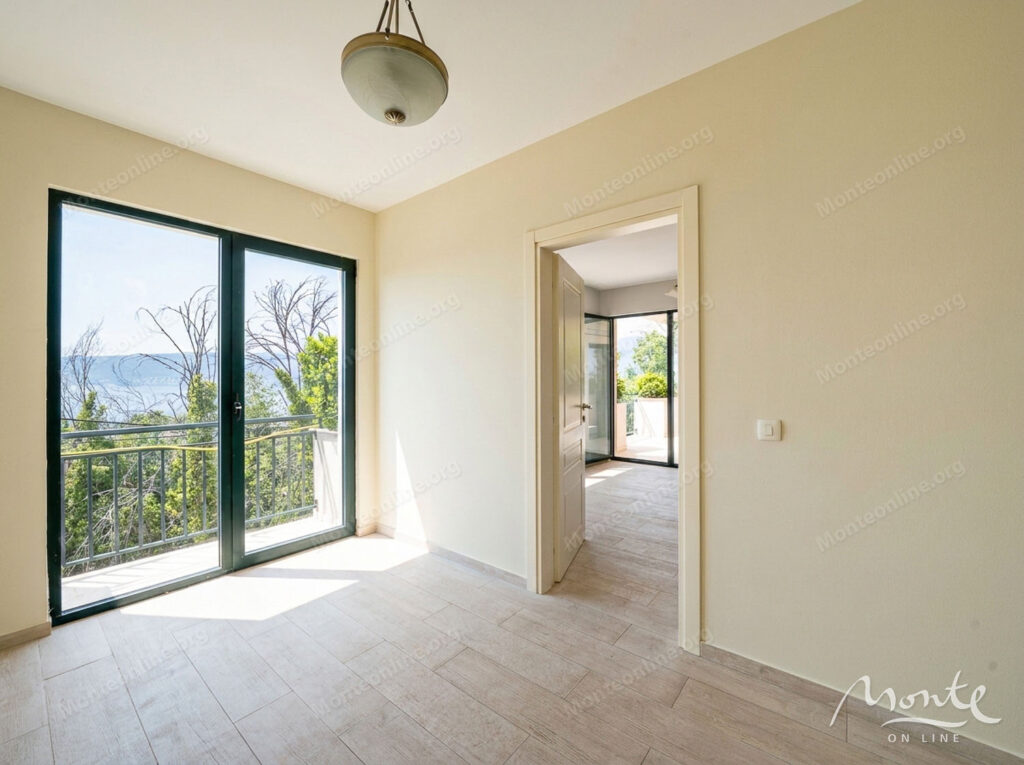 villa s vidom na more v peshej dostupnosti do czentra tivata 14