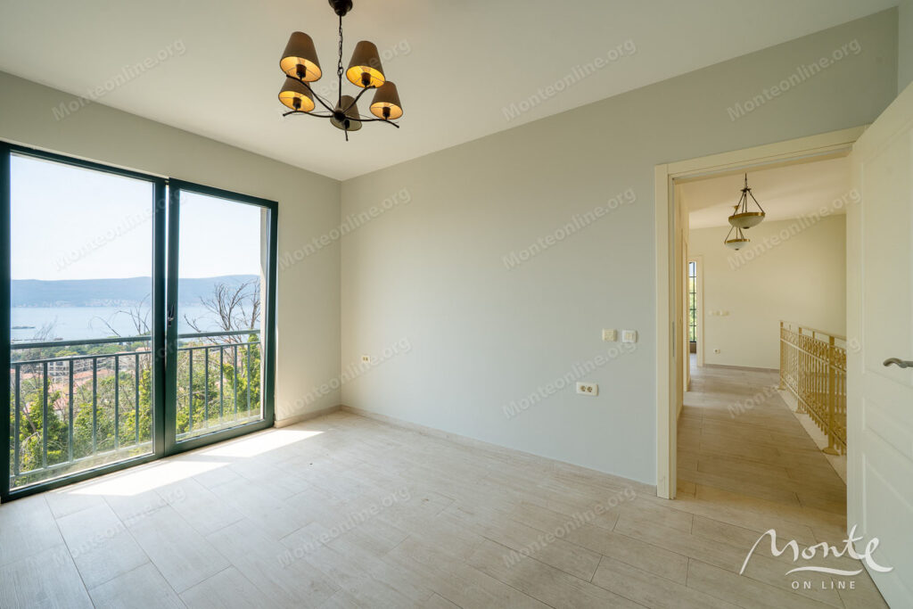 villa s vidom na more v peshej dostupnosti do czentra tivata 18
