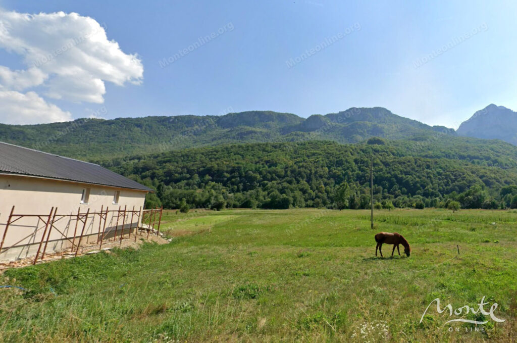 Land plot in the picturesque Lipovo Kolashin area 01