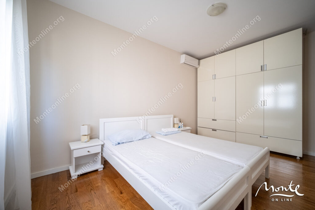 kvartira s 2 spalnyami i vidom na more v komplekse s bassejnom v biele herczeg novi 14
