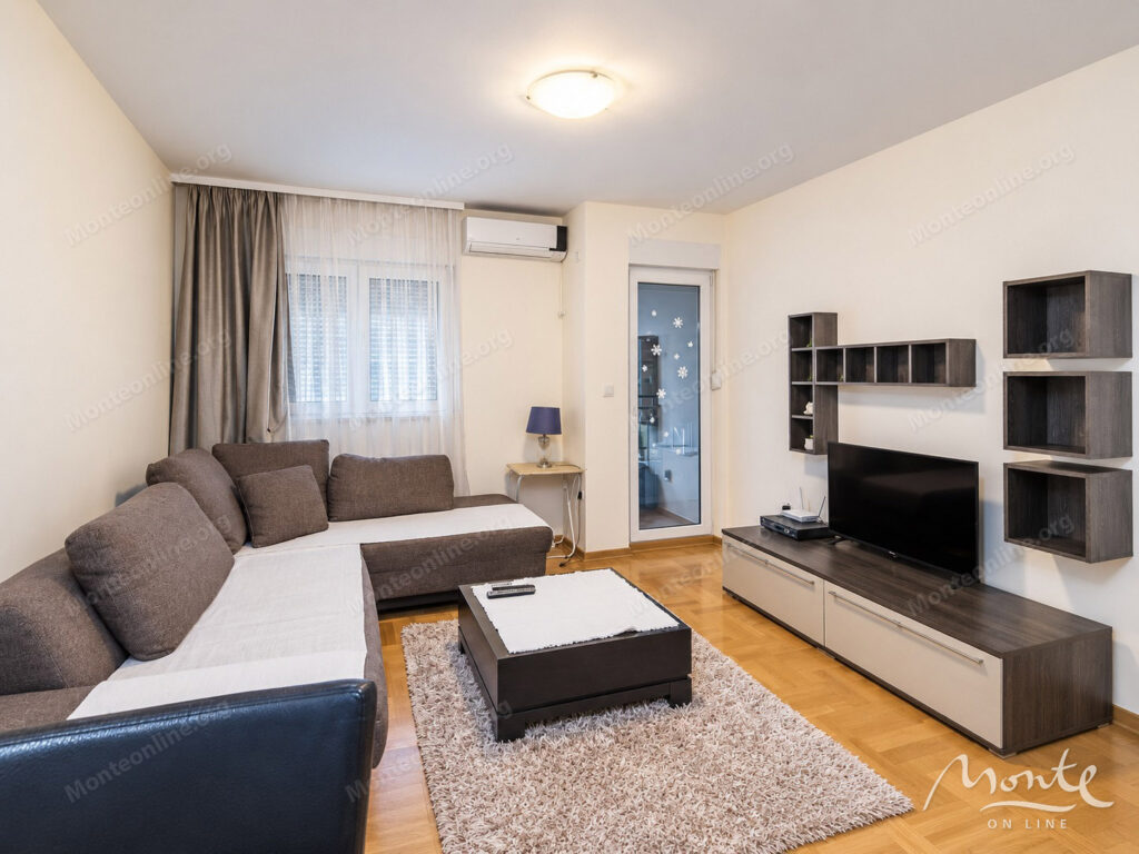 furnished apartment with 1 bedroom v rajone stari aerodrom podgoricza 01