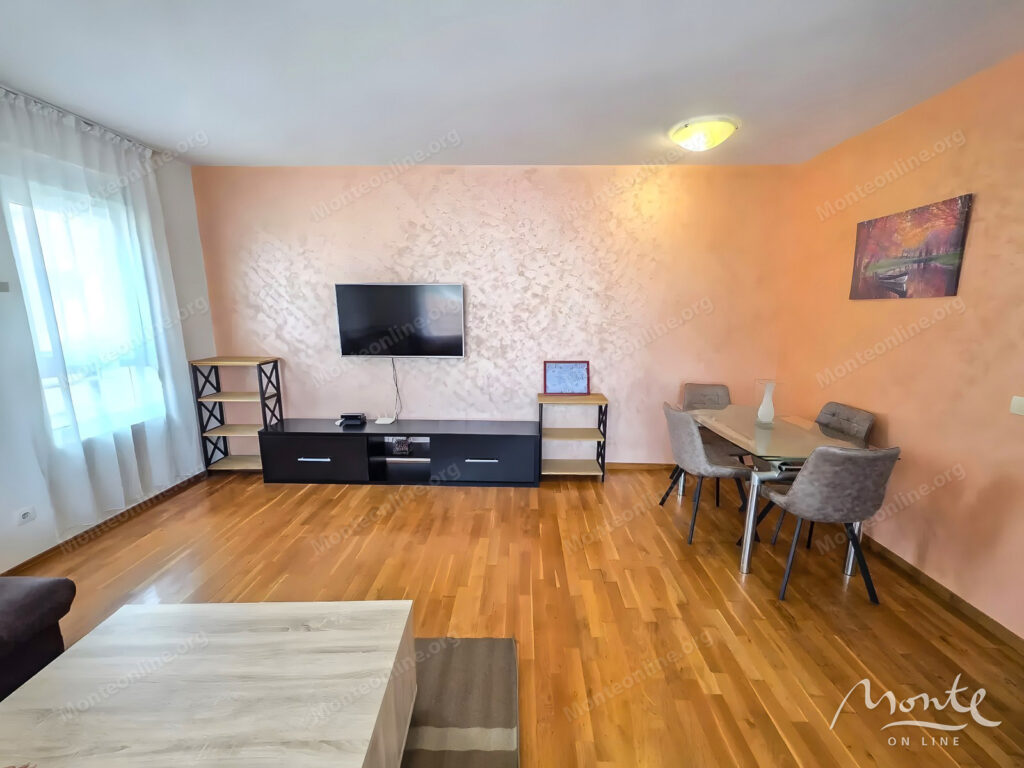Furnished two-bedroom apartment in the center of Budva 02