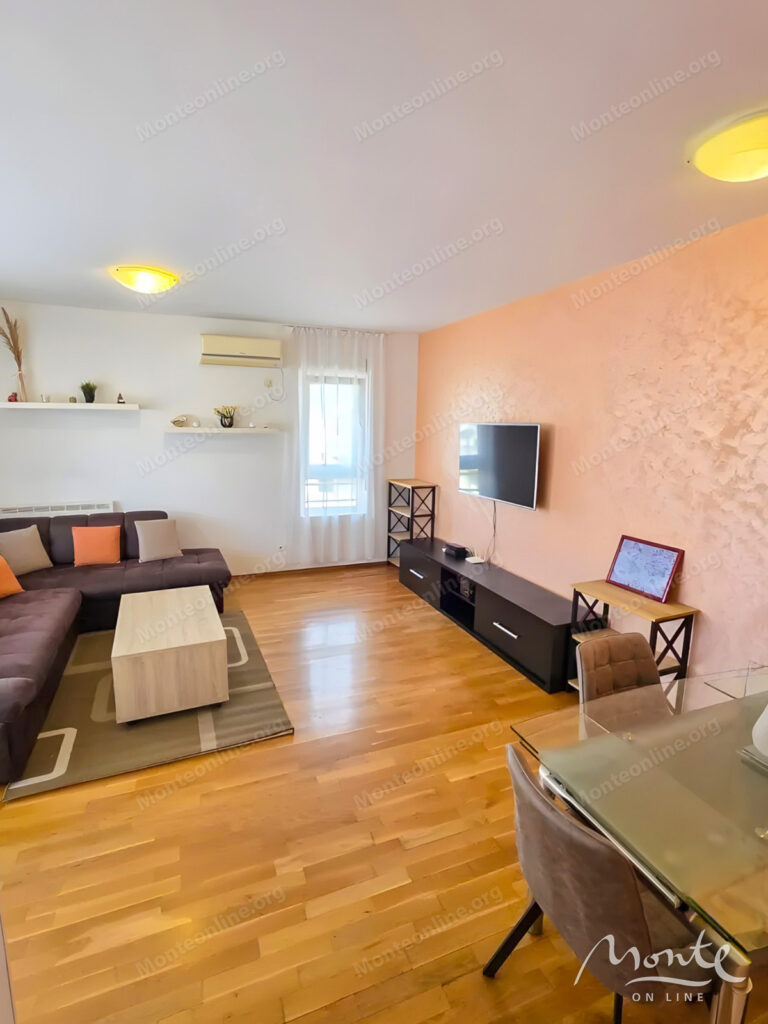 Furnished two-bedroom apartment in the center of Budva 03