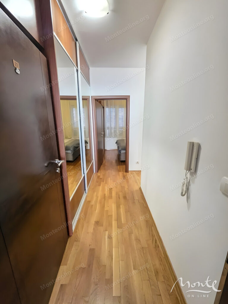 Furnished two-bedroom apartment in the center of Budva 10
