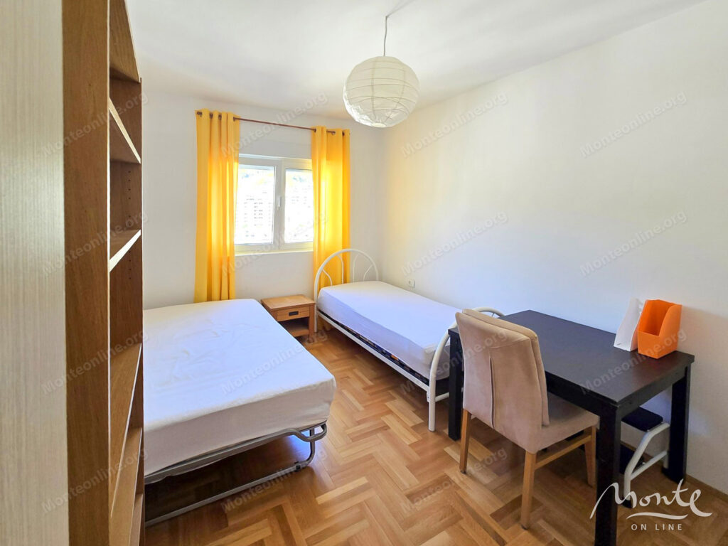 penthaus s 3 spalnyami vidom na more i garazhnym mestom v budve 06