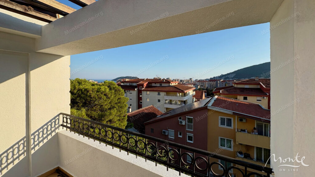 prostornaya kvartira s 3 spalnyami v komplekse s bassejnom budva podmajne 23