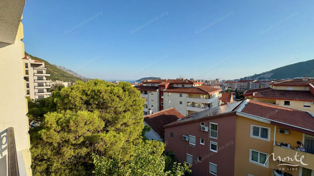 prostornaya kvartira s 3 spalnyami v komplekse s bassejnom budva podmajne 26