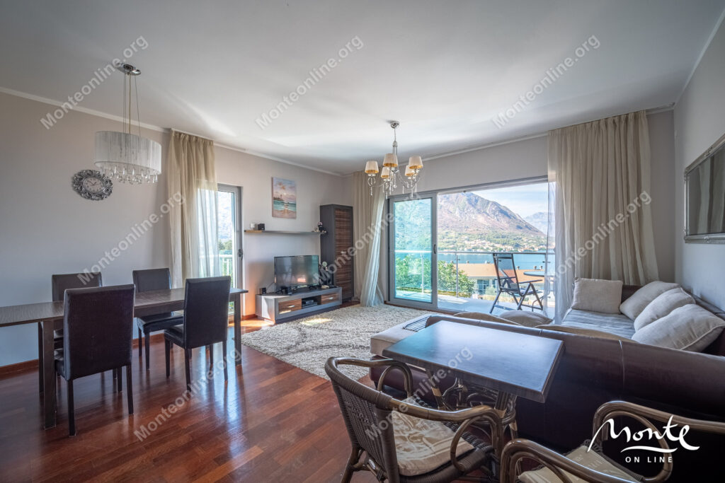 prostornaya kvartira s panoramnym vidom na boka kotorskij zaliv v dobrote kotor 02