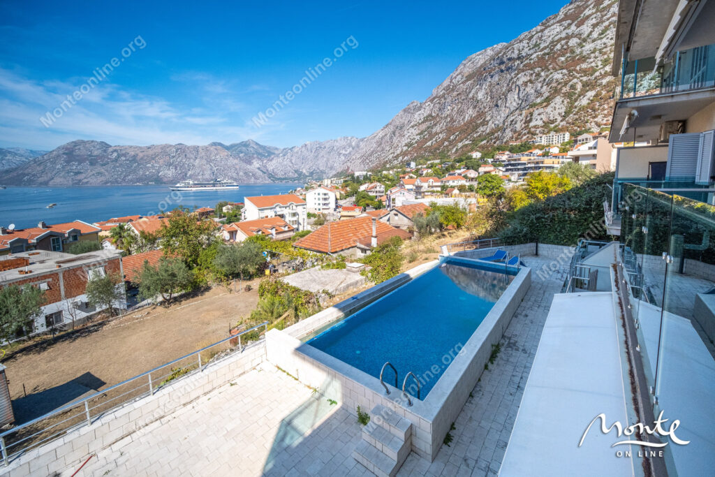 prostornaya kvartira s panoramnym vidom na boka kotorskij zaliv v dobrote kotor 26