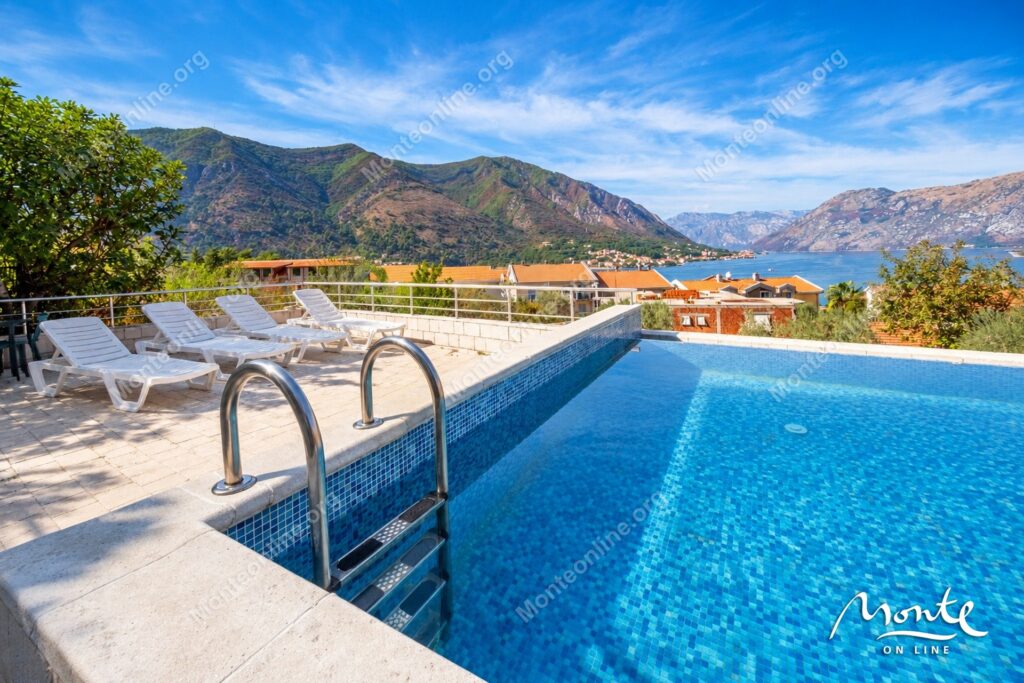 prostornaya kvartira s panoramnym vidom na boka kotorskij zaliv v dobrote kotor 27