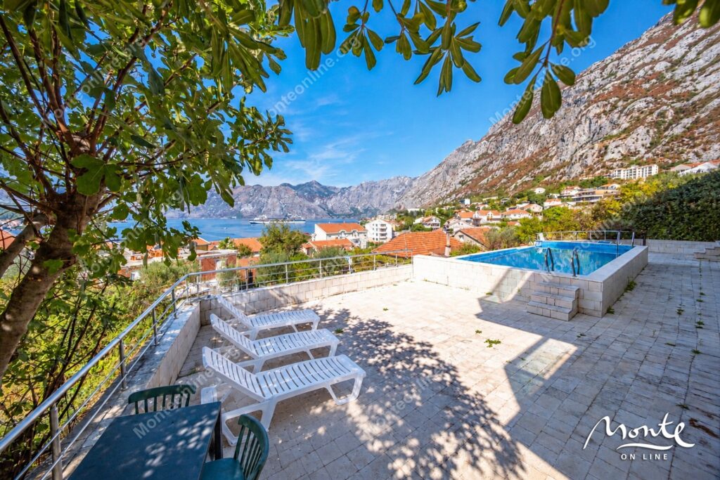 prostornaya kvartira s panoramnym vidom na boka kotorskij zaliv v dobrote kotor 30