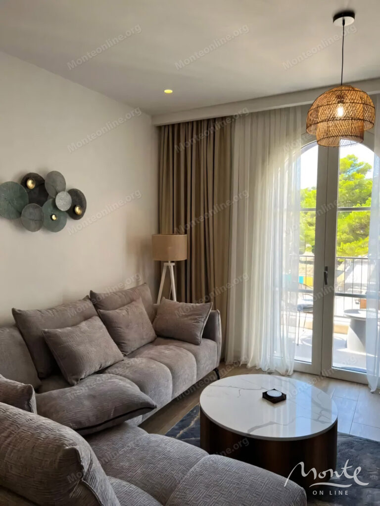 prostornye apartamenty s 1 spalnej v lustica bay centrale 05