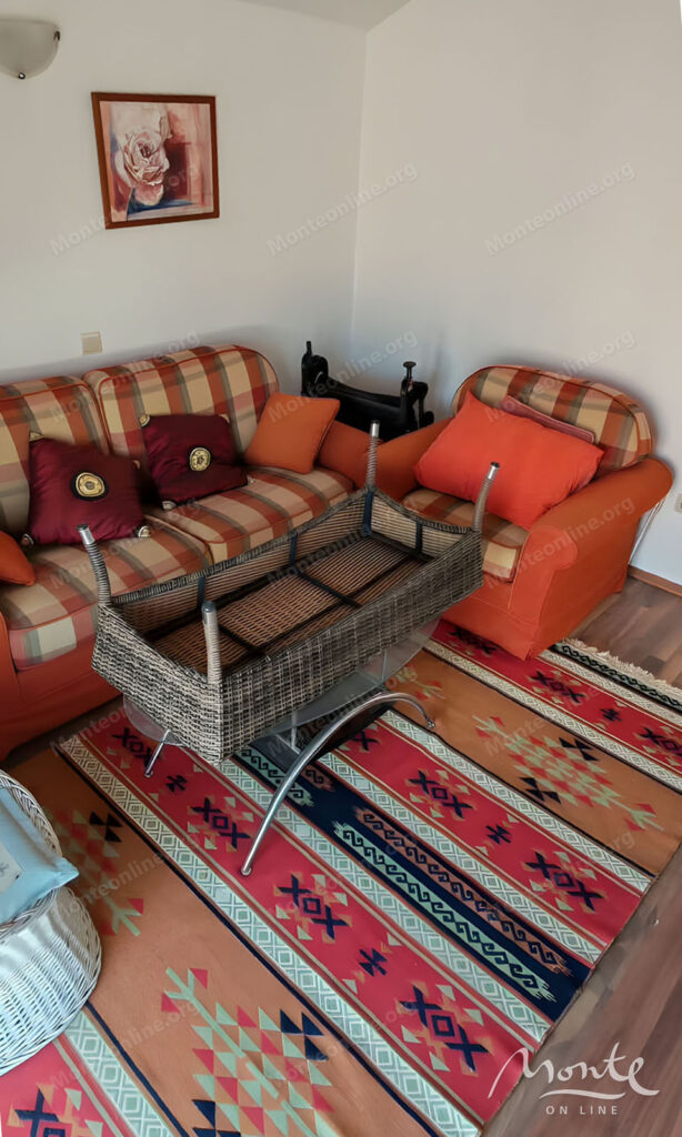 uyutnyj dom s panoramnym vidom na more v krashichah tivat 05